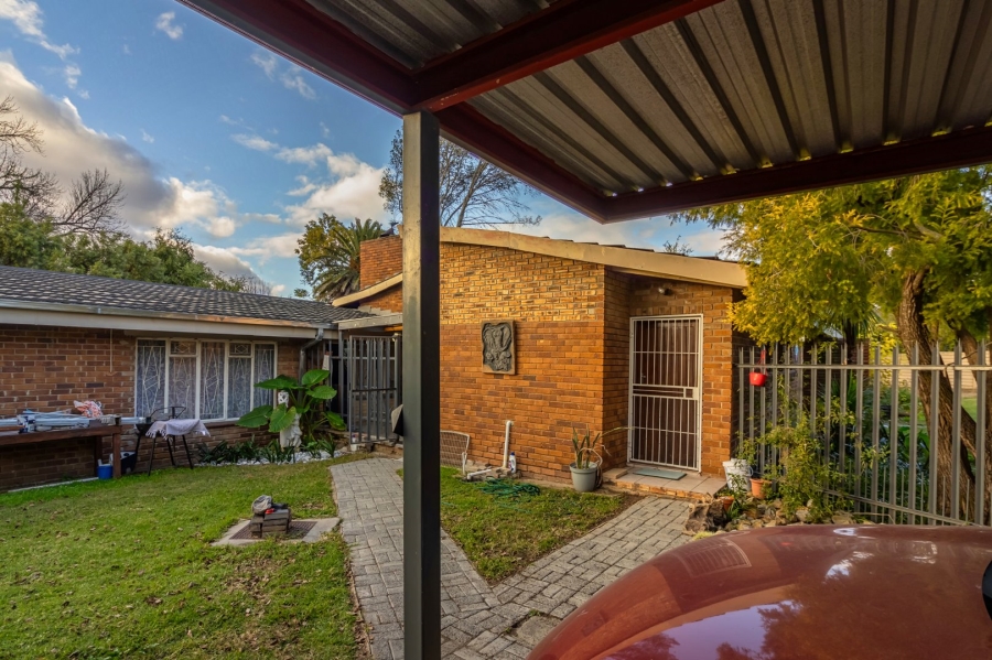 3 Bedroom Property for Sale in Wilgenhof Free State